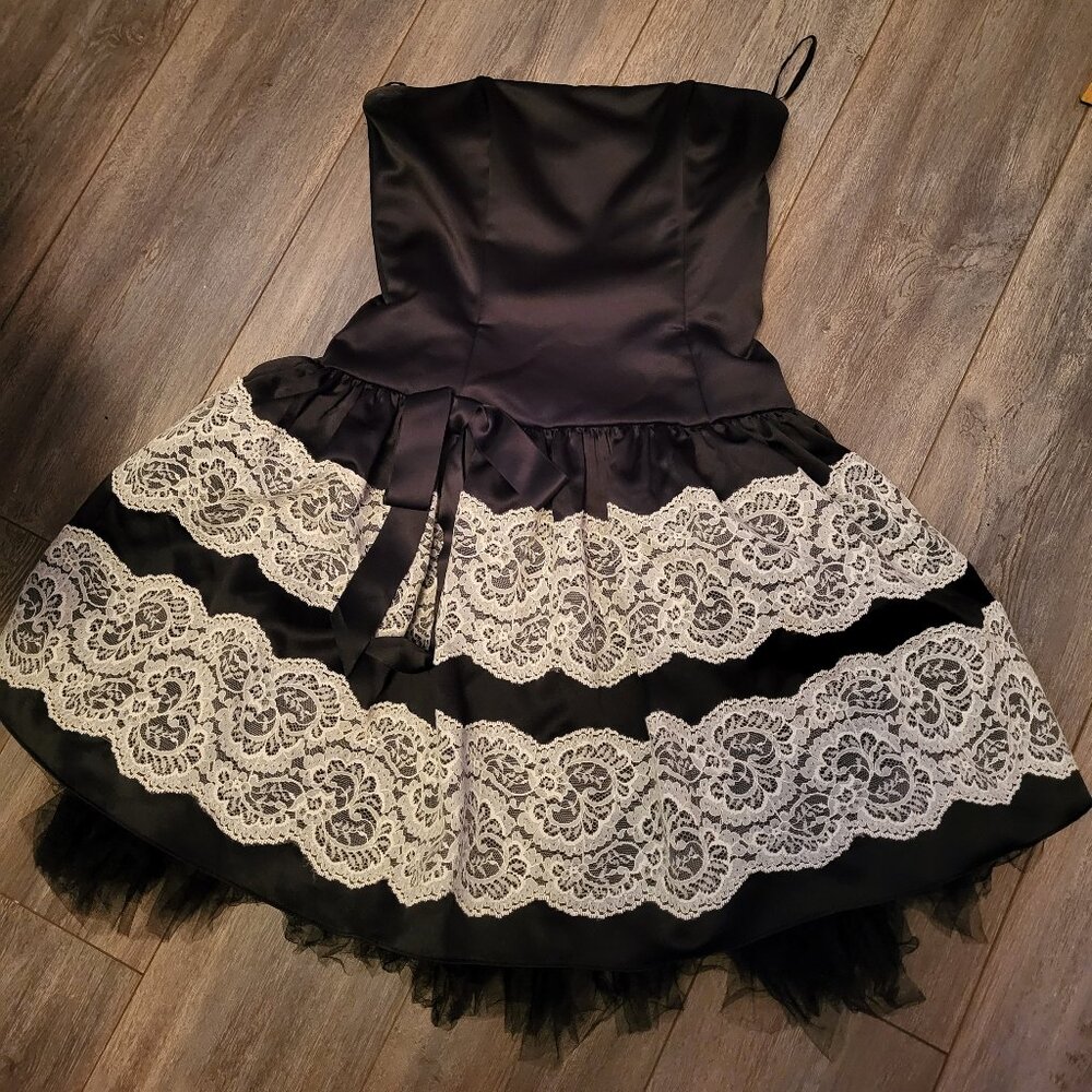 Vintage Jessica McClintock lace dress